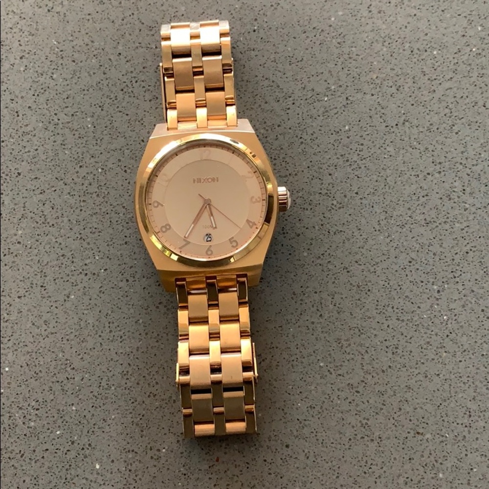 Nixon watch. Rose gold. Men’s